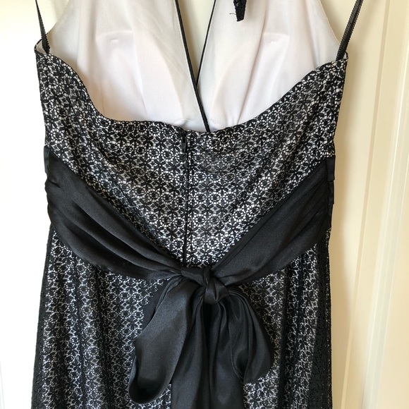 Juniors Dress - Black Lace Size 7 - Picture 5 of 6